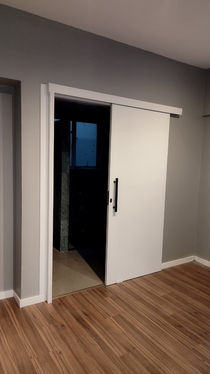 Porta interna de madeira com batente completo — BR Portas